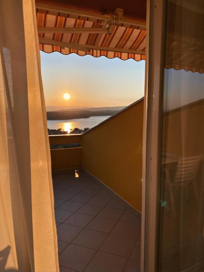 Hotel The Manzoni Family 2 Punat Esterno foto